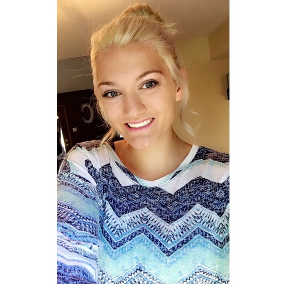 Meet your Posher, Taylor - Picture 1 of 4